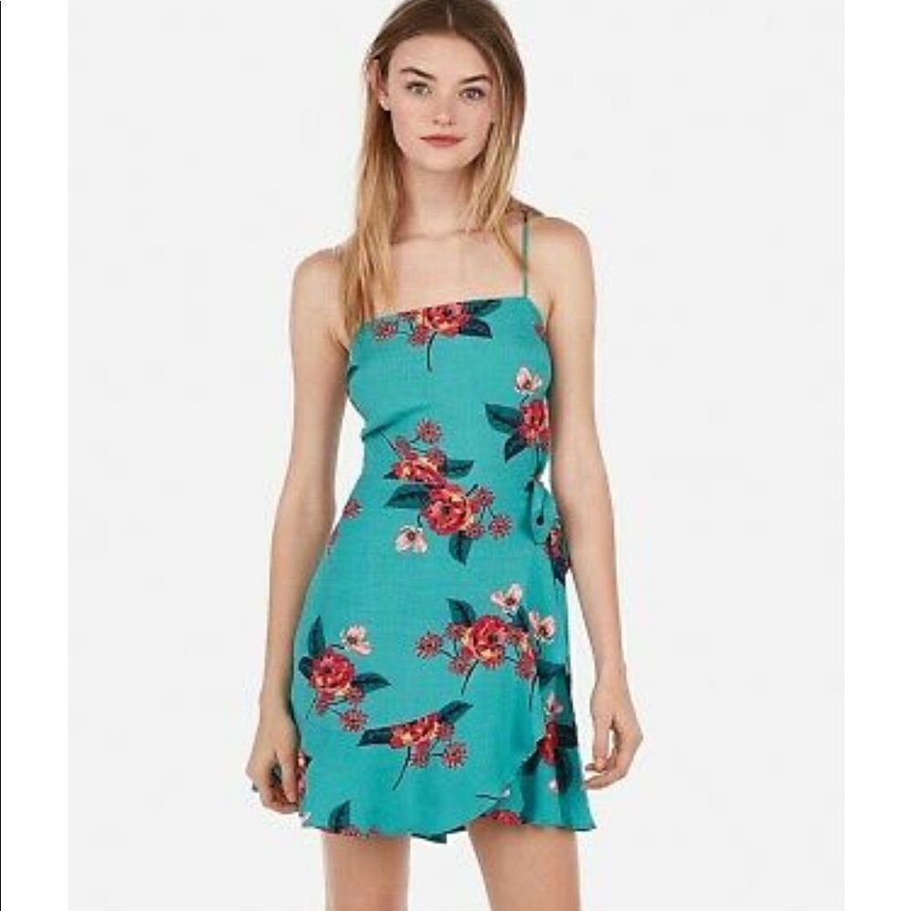 ✨HP✨Express Floral Square Neck Ruffle Wrap Dress ✨